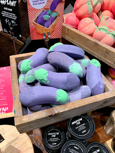 Cosmetics Store «LUSH Fresh Handmade Cosmetics», reviews and photos, 51 Oakbrook Center, Oak Brook, IL 60523, USA