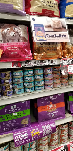 Pet Supply Store «Petland Discounts - Greenpoint», reviews and photos, 846 Manhattan Ave, Brooklyn, NY 11222, USA