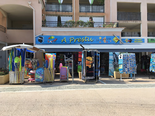 Magasin d'articles de plage A Prestu In Corsica Sari-Solenzara