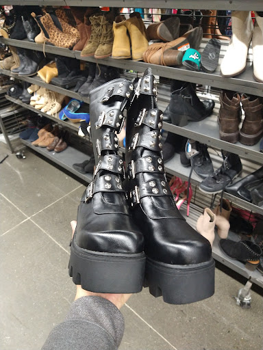 Thrift Store «Goodwill Marketplace», reviews and photos, 2722 W 5th St, Santa Ana, CA 92703, USA