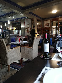 Atmosphère du Restaurant français Les Pieds dans le Plat à Condé-sur-l'Escaut - n°10