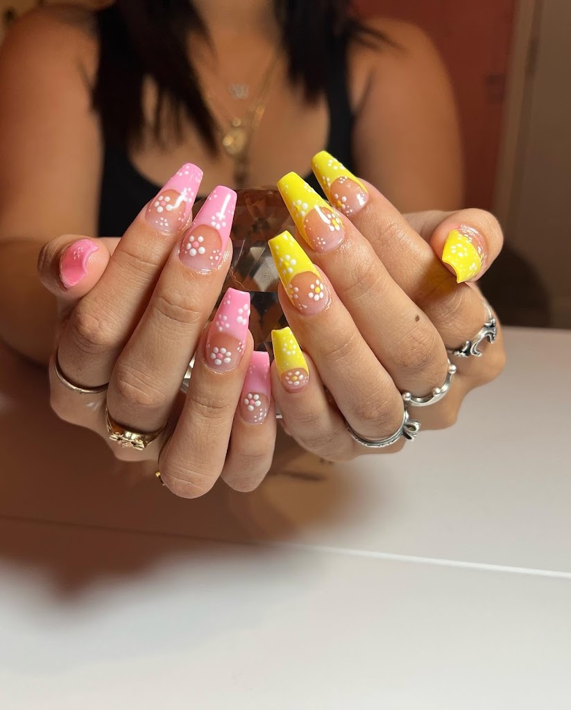 Faenas Beauty Bar 78602