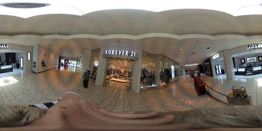 Clothing Store «Forever 21», reviews and photos, 2325 Stoneridge Mall Rd, Pleasanton, CA 94588, USA