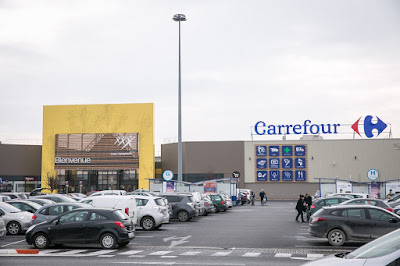 Carrefour Location à Vaux-le-Pénil
