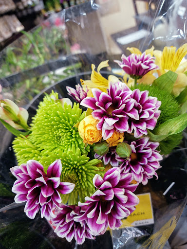 Grocery Store «H-E-B Grocery», reviews and photos, 209 N Texas Ave, Mercedes, TX 78570, USA