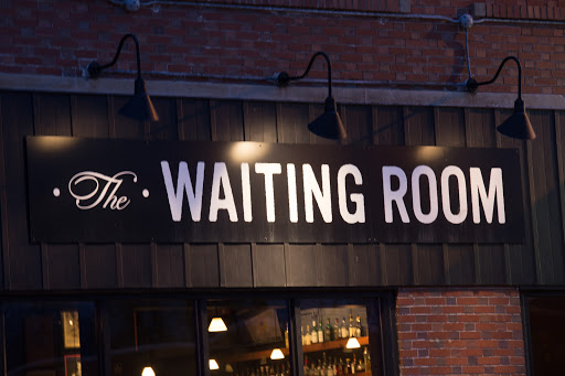 Bar «The Waiting Room Lounge», reviews and photos, 6212 N Maple St, Omaha, NE 68104, USA