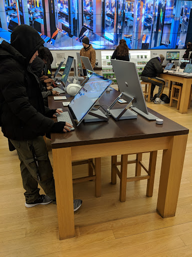 Computer Store «Microsoft Store - Fifth Avenue», reviews and photos, 677 5th Ave, New York, NY 10022, USA