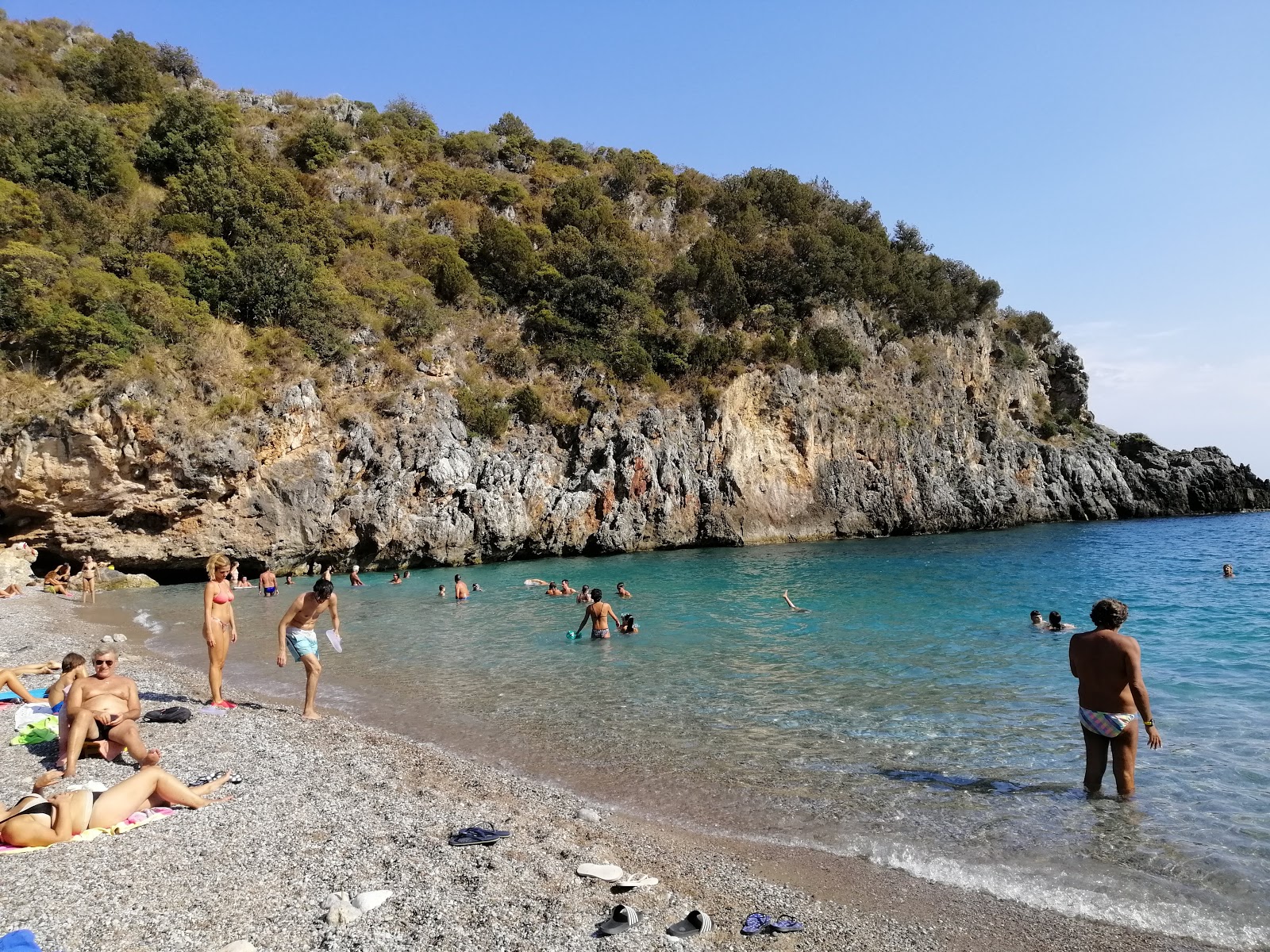 Fotografija Pozzallo plaža z modra čista voda površino
