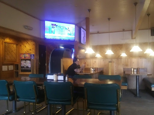 Pizza Restaurant «Round Table Pizza», reviews and photos, 292 S State St, Ukiah, CA 95482, USA