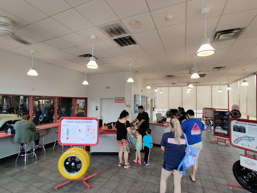 Tire Shop «Discount Tire Store - Round Rock, TX», reviews and photos, 3115 S Interstate 35, Round Rock, TX 78664, USA