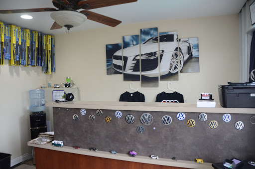 Auto Repair Shop «Maxwell Auto, LLC», reviews and photos, 3527 Dolphin Dr SE a, Iowa City, IA 52240, USA