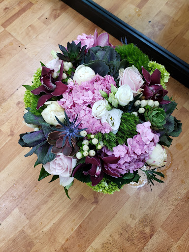 Florist «Alborada Florist», reviews and photos, 17 Huguenot St, New Rochelle, NY 10801, USA