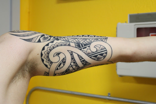 Tattoo Shop «12 Volt Tattoo Chico», reviews and photos, 194 E 8th St, Chico, CA 95928, USA