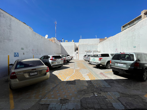 Estacionamiento Juárez II