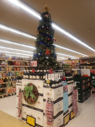 Grocery Store «Safeway», reviews and photos, 1550 N Pacific Hwy, Woodburn, OR 97071, USA