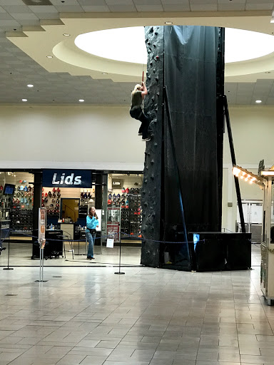 Shopping Mall «Edgewater Mall», reviews and photos, 2600 Beach Blvd, Biloxi, MS 39531, USA