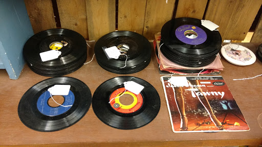 Antique Store «Collectamania», reviews and photos, 3200 Delaware Ave, Des Moines, IA 50313, USA