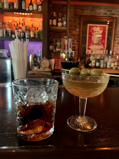 Earnest Bar & Hideaway (formerly Hemingway's)