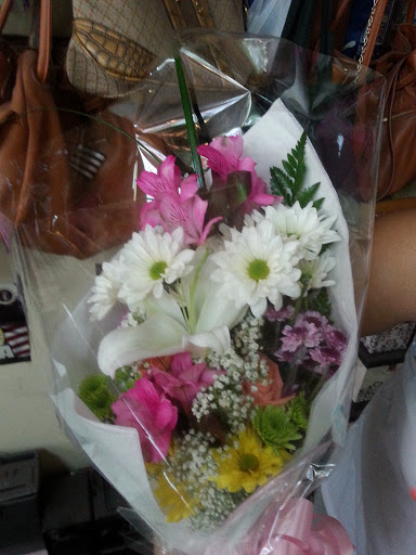 Florist «The Flower Pot & Basket Shop», reviews and photos, 5631 W Madison St, Chicago, IL 60644, USA