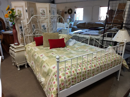 Consignment Shop «New Leaf Home Furnishings», reviews and photos, 2449 Pierce Dr #3, Spring Grove, IL 60081, USA