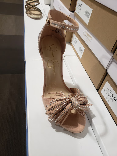 Shoe Store «DSW Designer Shoe Warehouse», reviews and photos, 2500 Central Park Ave, Yonkers, NY 10710, USA