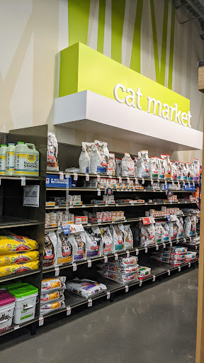 Pet Supply Store «Petco Animal Supplies», reviews and photos, 12444 NW 10th St #301, Yukon, OK 73099, USA