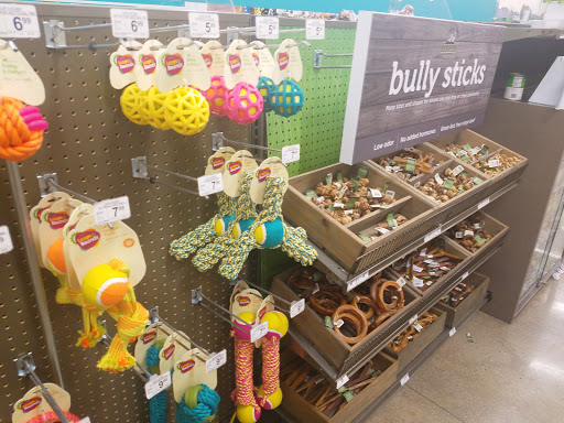 Pet Supply Store «Petco Animal Supplies», reviews and photos, 26501 Bouquet Canyon Rd, Saugus, CA 91350, USA