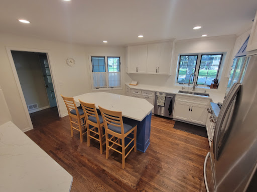 Roofing Contractor «Iron River Construction», reviews and photos, 586 Bavaria Ln, Chaska, MN 55318, USA