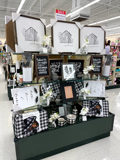 Craft Store «Hobby Lobby», reviews and photos, 3505 Pemberton Square Blvd, Vicksburg, MS 39180, USA