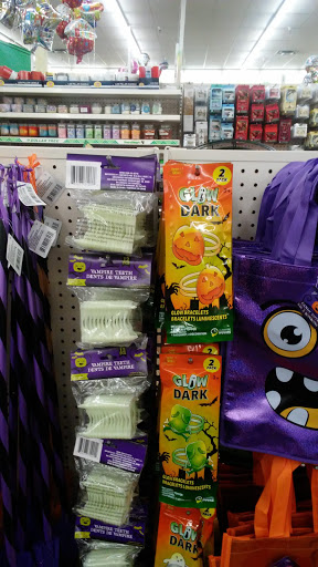 Dollar Store «Dollar Tree», reviews and photos, 14804 Olympic Dr, Clearlake, CA 95422, USA