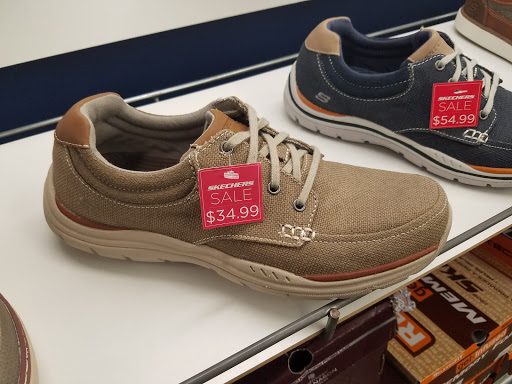 Shoe Store «SKECHERS Factory Outlet», reviews and photos, 100 S Central Expy #42, Richardson, TX 75080, USA