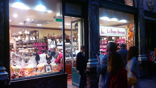 Shops where to buy souvenirs in Brussels