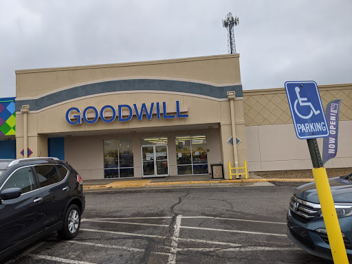 Charity «Goodwill Topeka», reviews and photos