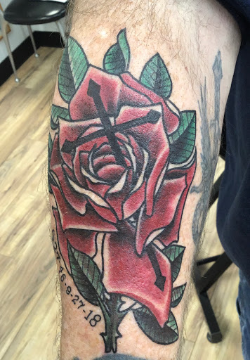 Tattoo and Piercing Shop «Lunchbox Tattoo & Body Piercing», reviews and photos, 3604 N Chapel Hill Rd, Johnsburg, IL 60050, USA