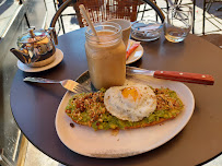 Plats et boissons du Restaurant servant le petit-déjeuner Dupont Café Convention à Paris - n°1
