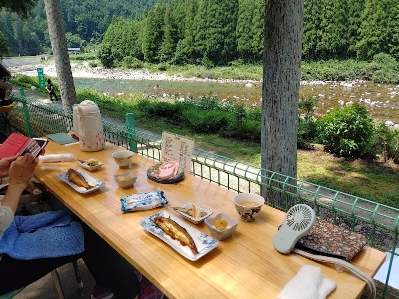 すぎのこキャンプ場バンガロー村