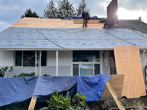 Roofing Contractor «Oswego Roofing», reviews and photos, 17350 Boones Ferry Rd, Lake Oswego, OR 97035, USA