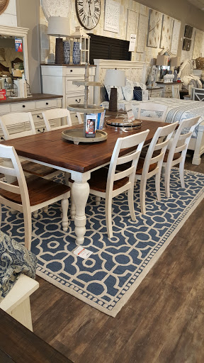 Furniture Store «Ashley Furniture HomeStore», reviews and photos, 651 Interstate 35 Business Loop, New Braunfels, TX 78130, USA