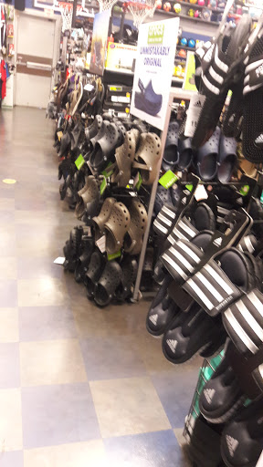 Sporting Goods Store «Big 5 Sporting Goods Porterville», reviews and photos, 1287 W Henderson Ave, Porterville, CA 93257, USA