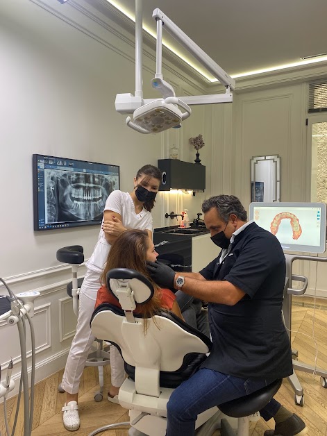 Dr Brahami Guillaume❖Dentiste Esthétique Paris à Paris