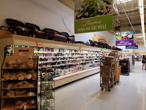 Grocery Store «Super Stop & Shop», reviews and photos, 600 Kinderkamack Rd, Emerson, NJ 07630, USA