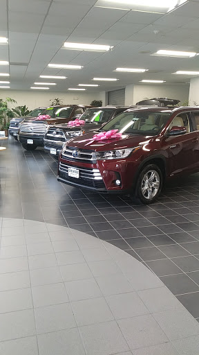 Car Dealer «Greentree Toyota», reviews and photos, 87 Federal Rd, Danbury, CT 06811, USA