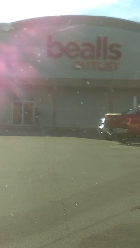 Shopping Mall «South Oaks Shopping Center», reviews and photos, 1546 S Ohio Ave, Live Oak, FL 32064, USA