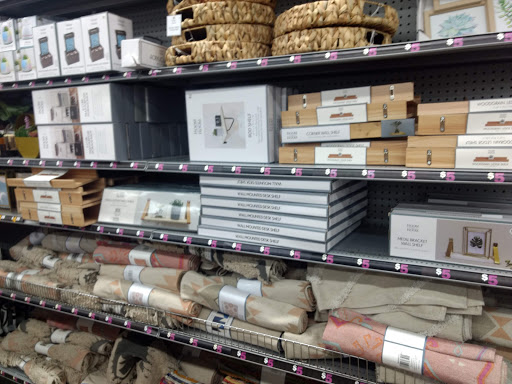 Variety Store «Five Below», reviews and photos, 15 U.S. 9, Manalapan Township, NJ 07726, USA