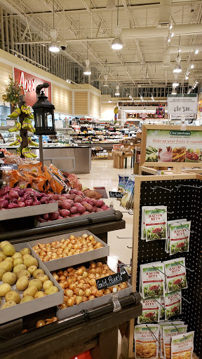 Grocery Store «Lowes Foods of Apex», reviews and photos, 5400 Apex Peakway, Apex, NC 27502, USA