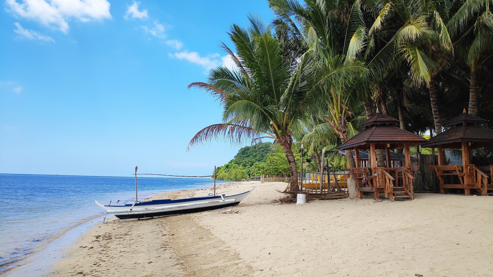 Zdjęcie Lian batangas beach - popularne miejsce wśród znawców relaksu