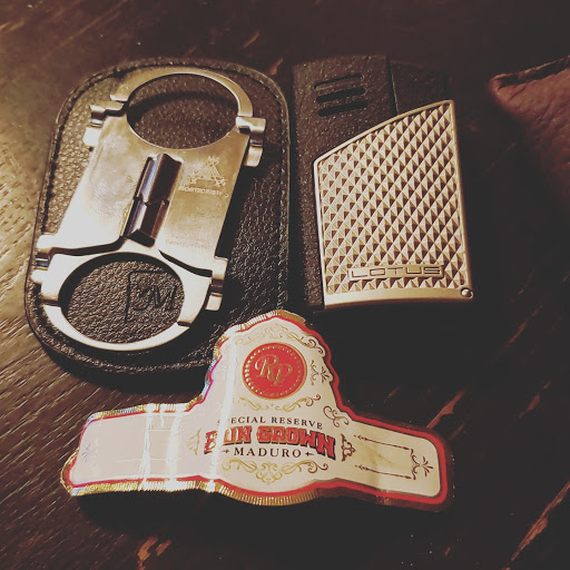 Cigar Shop «The Cigar Lounge», reviews and photos, 1710 Woodfield Rd, Schaumburg, IL 60173, USA