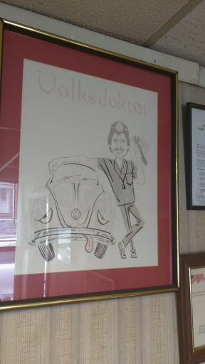 Auto Repair Shop «Volksdoktor Import Services & Collision», reviews and photos, 1387 Lexington Rd, Louisville, KY 40206, USA