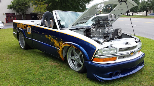 Auto Parts Store «NAPA Auto Parts - Genuine Parts Company», reviews and photos, 8131 North Point Blvd, Winston-Salem, NC 27105, USA