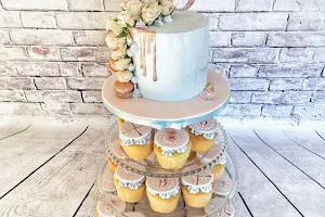 Anesha's Art of Cakes - Bespoke Wedding Cake Designer Worksop image